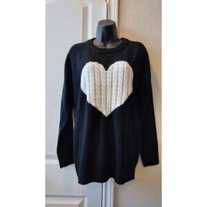 Big White Heart Cable Knit Sweater in Black size M